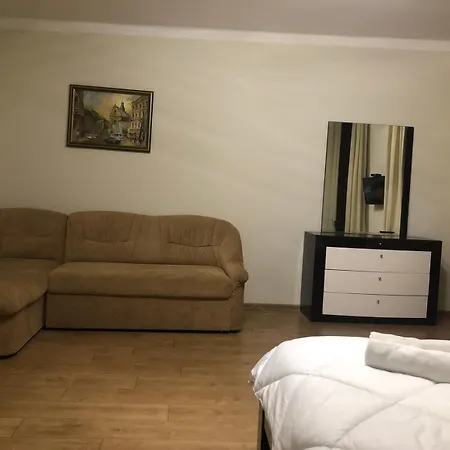 в центрі міста із затишним двориком * Львов